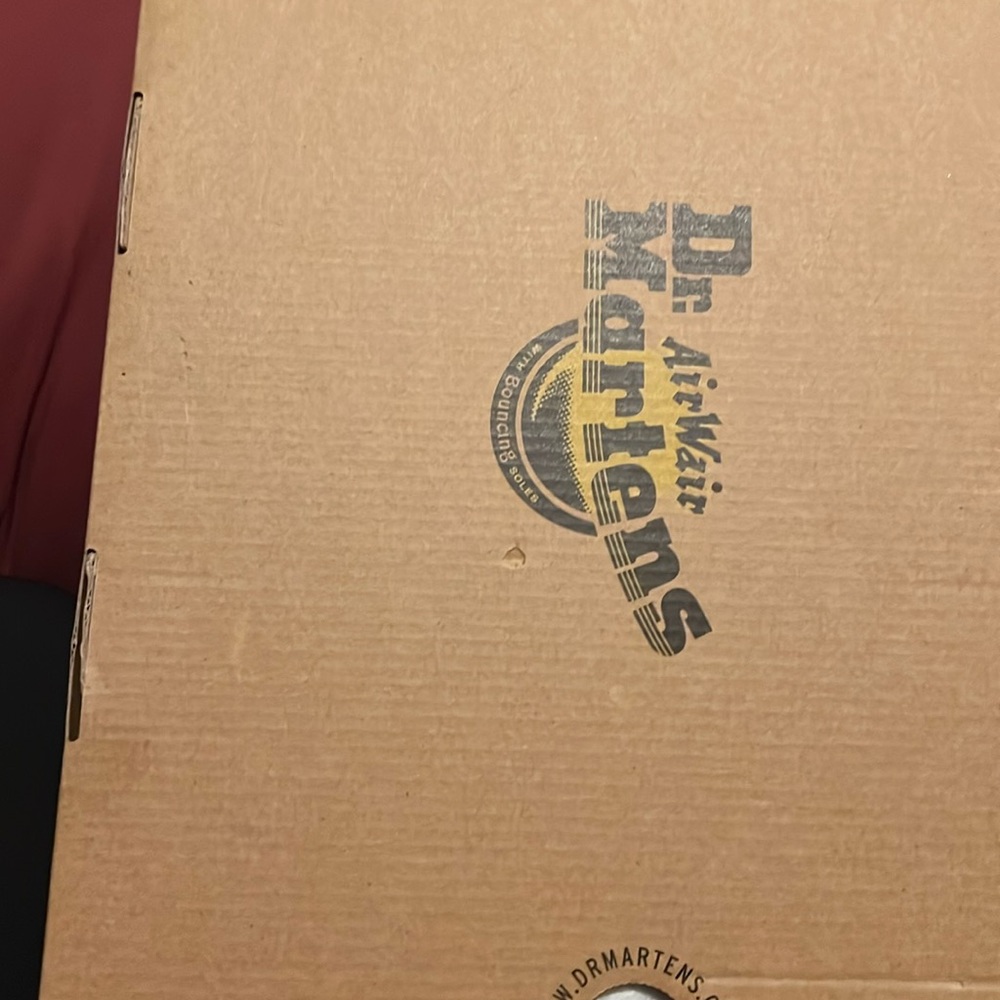 Brand New Women’s Dr. Martens 1460 Patent Leather Boots W/Comfort Insole
